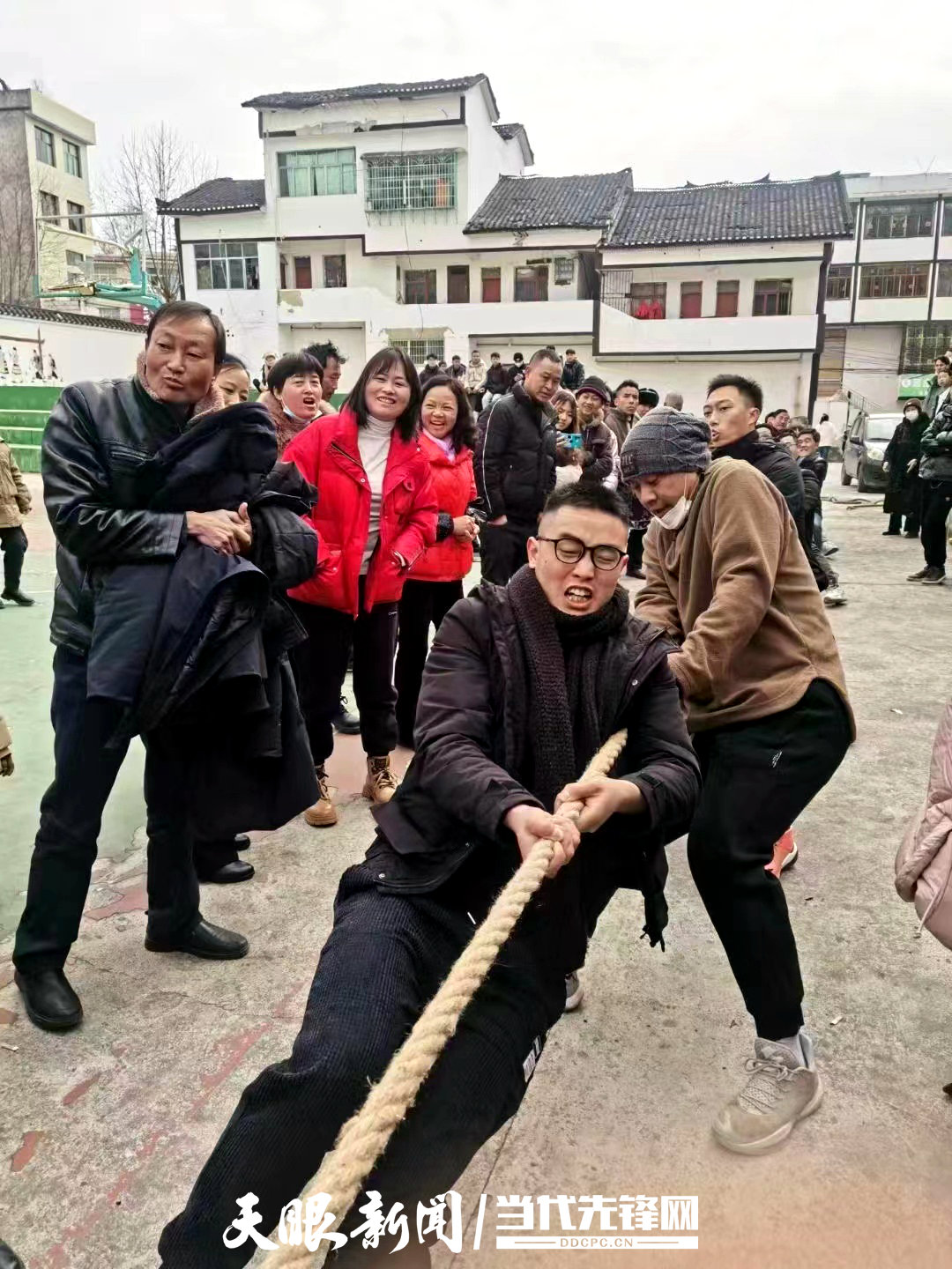「新春走基层」黔西市红林乡:迎新春拔河赛"拔出"精气神