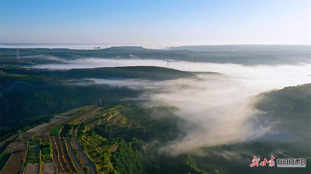 泾川县高平镇大寺坳村现云海景观