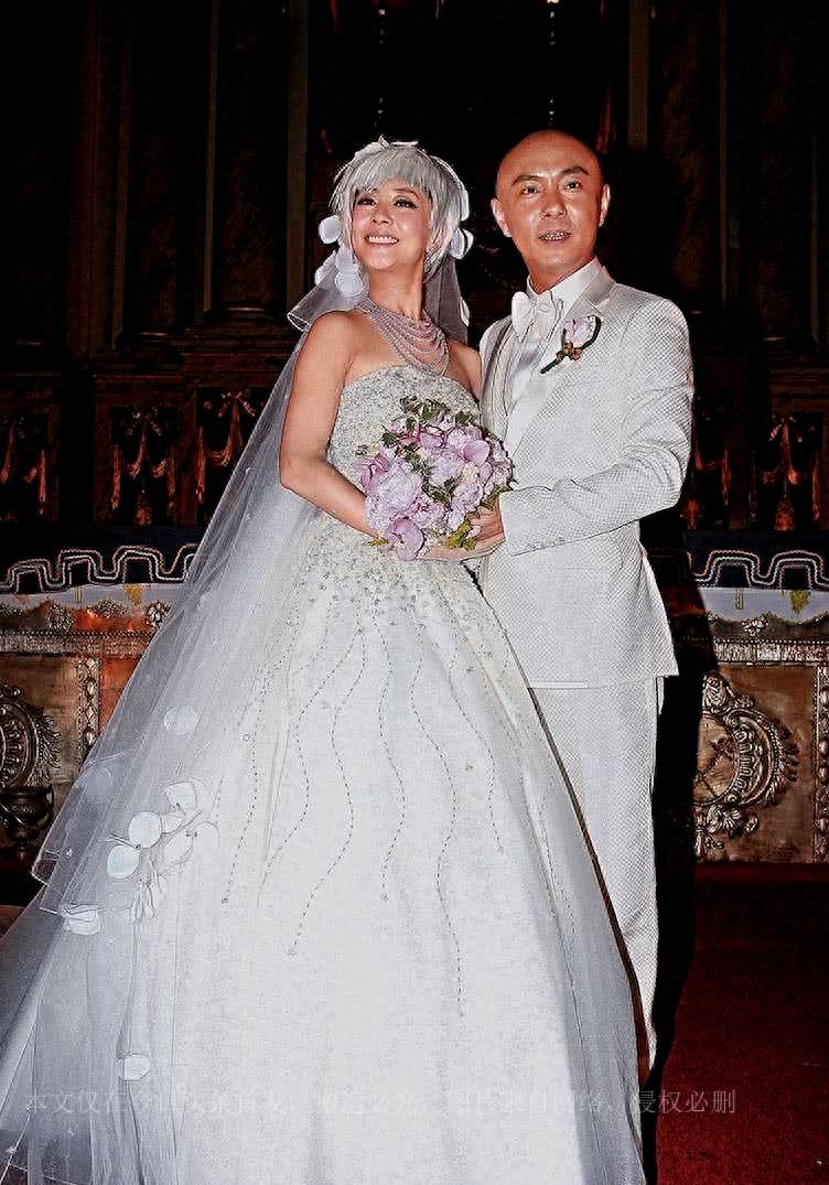 张卫健与张茜分居曝私生子携神秘母女游船神情紧张,本人忙回应