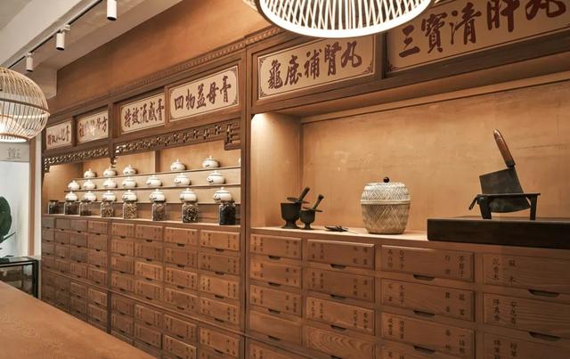 台北中医药铺的华美转身!将中医的内敛智慧,转译成现代视觉