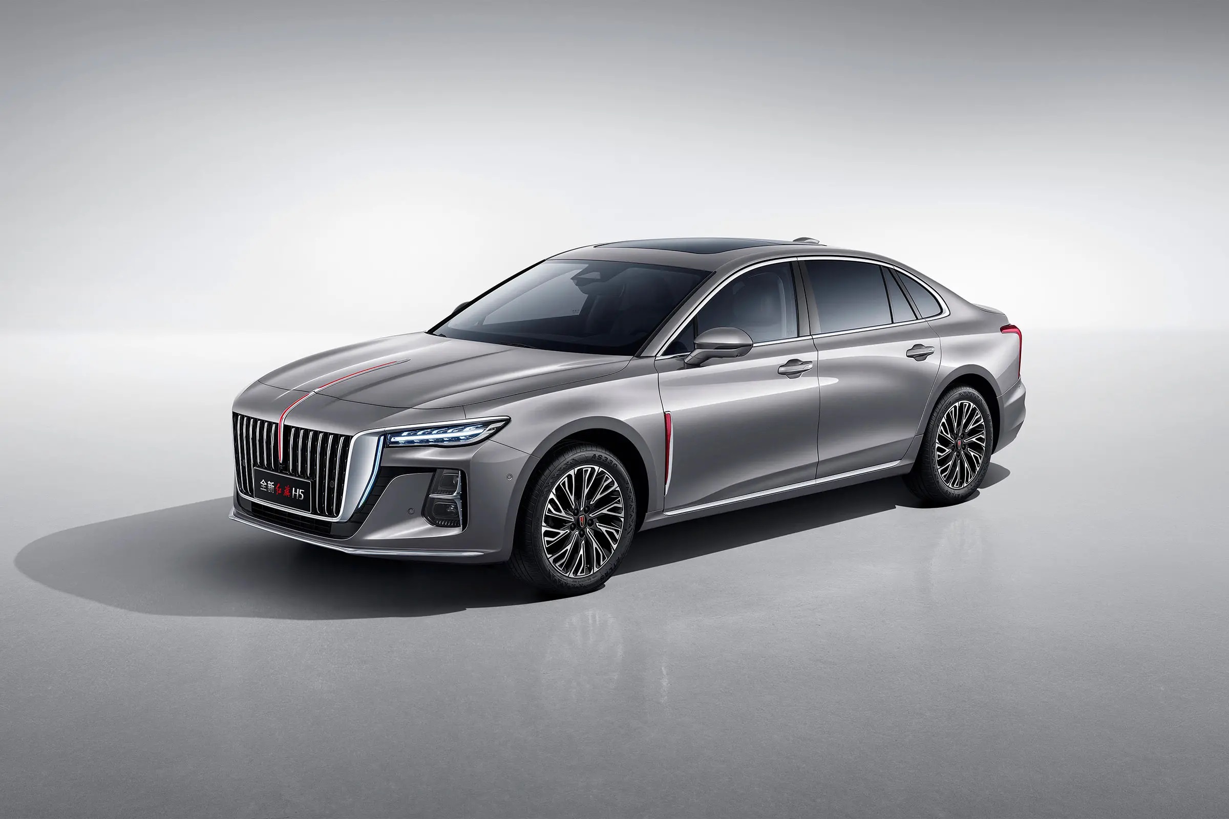 5t/2.0t/混动都有 15.98万起 红旗新款h5车型正式上市