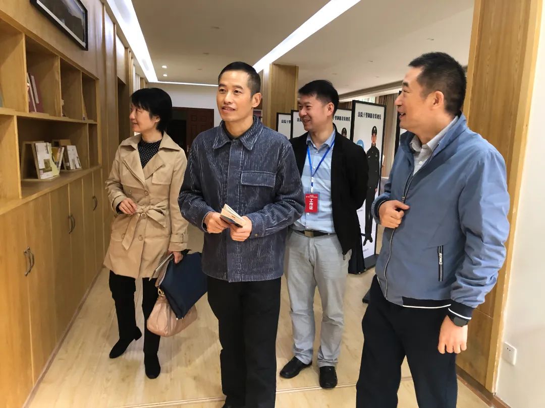 四川高院二级巡视员罗良视察调研乐山法院工作