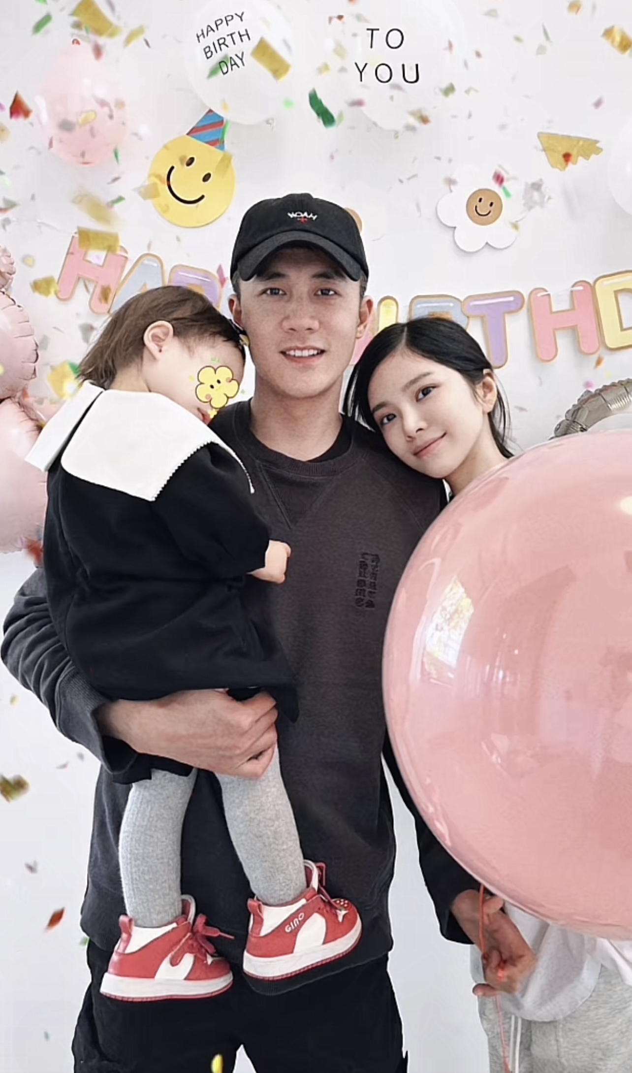 杜淳陪2岁女儿庆生,王灿带亲妈和保姆到剧组探班!婆婆未现身