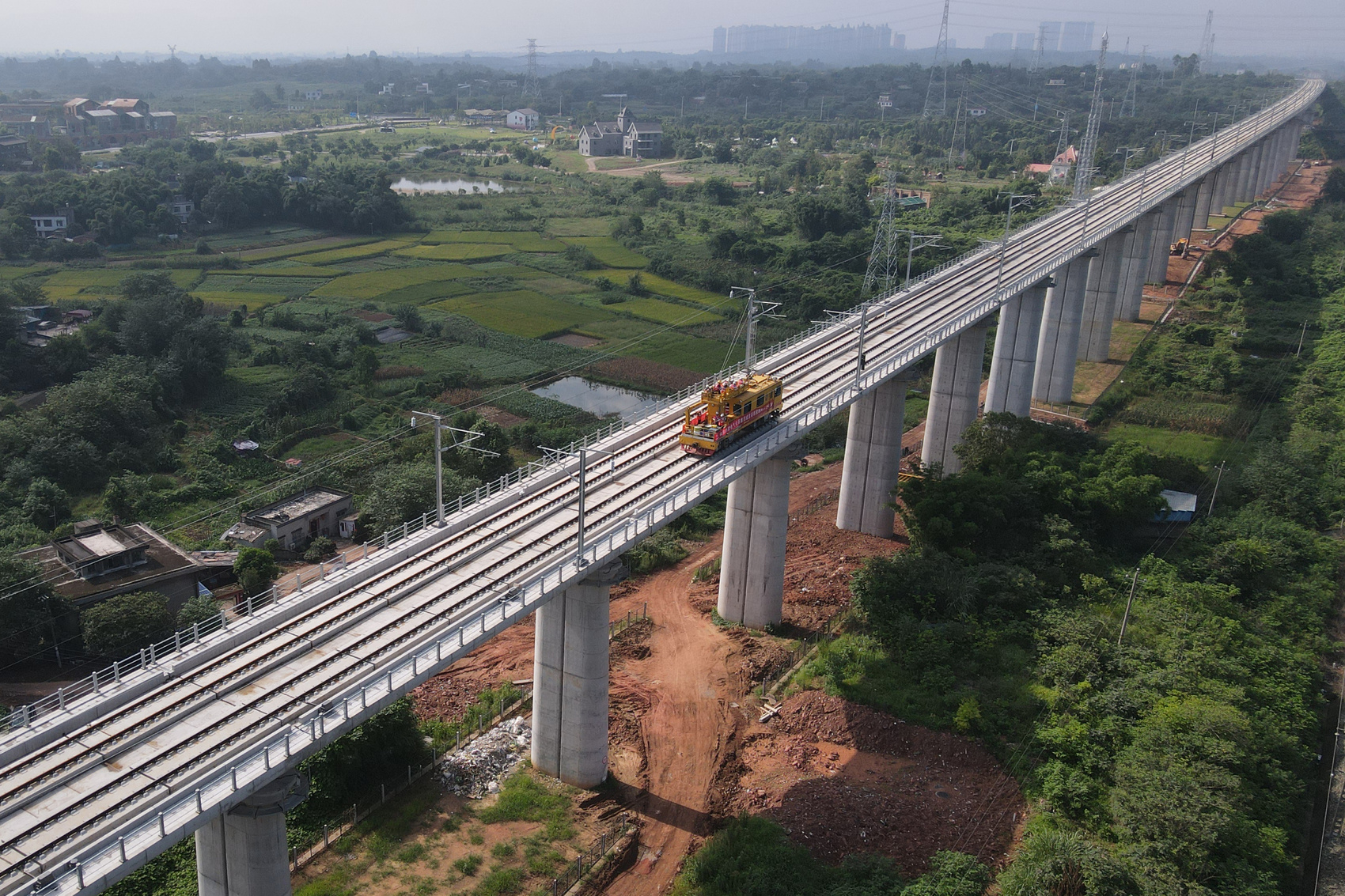 成宜高铁开启冷滑试验,离年内通车再近一步