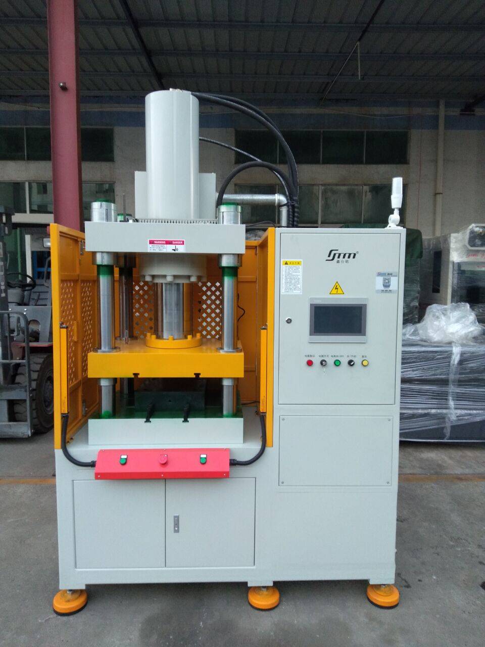 四柱伺服液压机