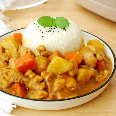 简单快手又下饭的咖喱鸡腿饭,吃起来那叫一个香!