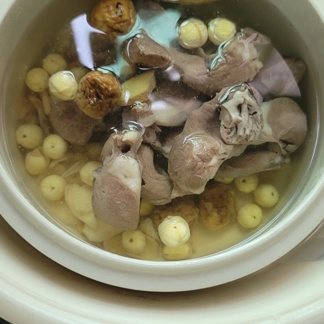 莲子猪心汤的做法图片