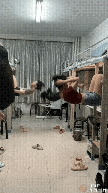 当着女朋友的面不看,用手机拍下来,慢慢的看!这是多少中年男人的痛苦?