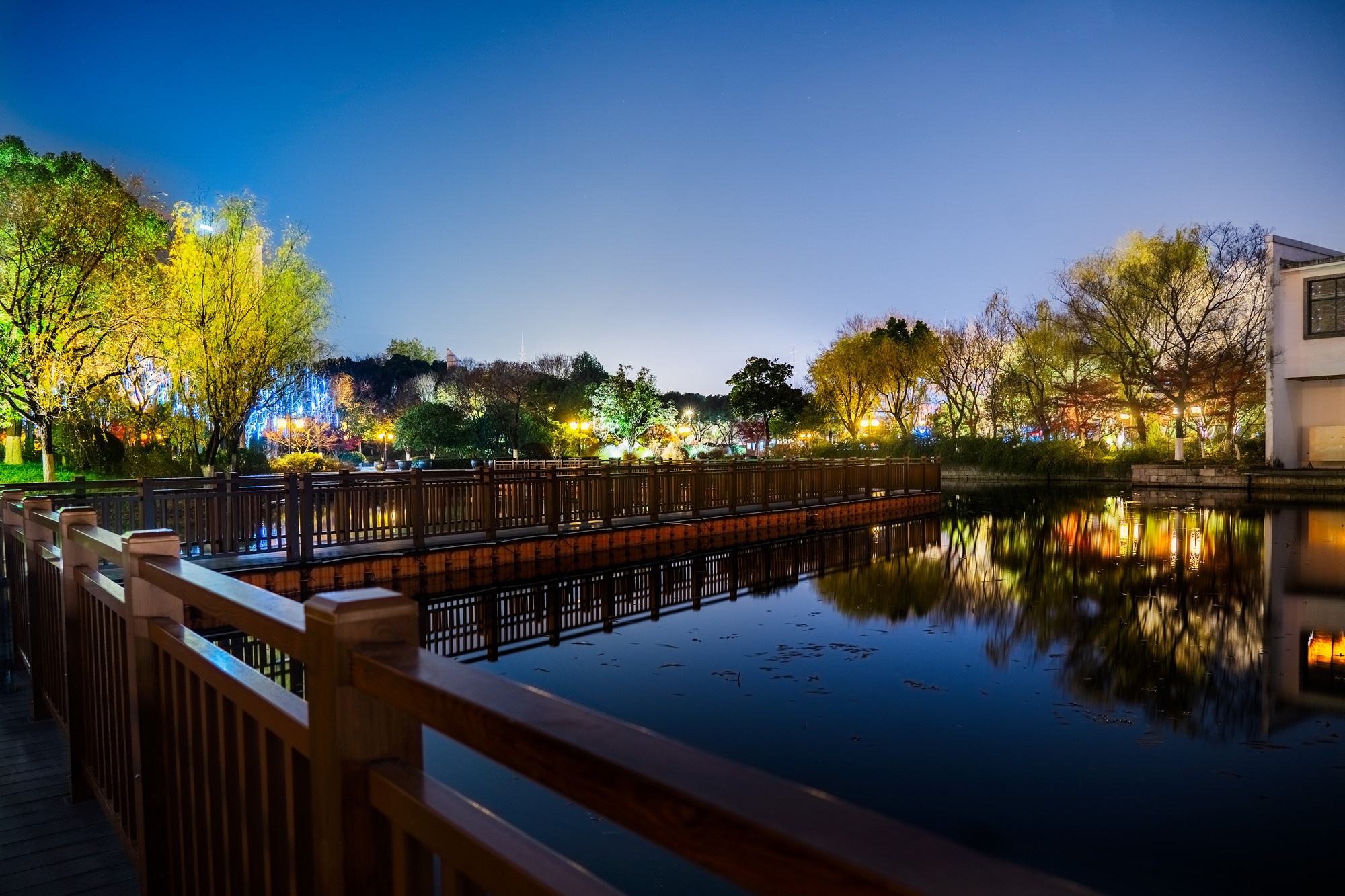 常州钟楼:荷园夜色