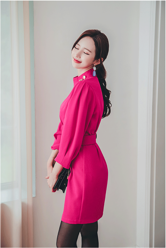 玫红色连衣裙女2020春秋新款韩范有女人味的气质包臀短裙