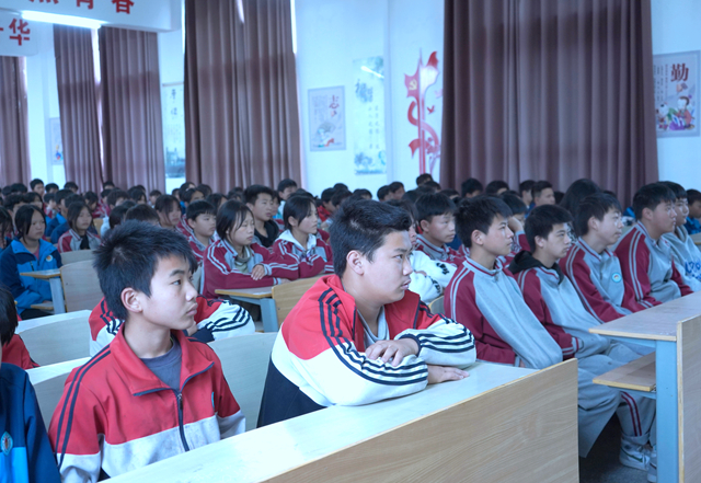 贵定县人武部到云雾中学开展国家安全教育进校园活动