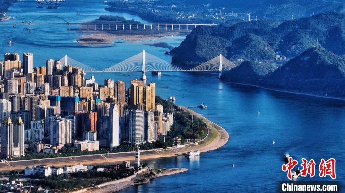 湖北宜昌:50里滨江绿廊尽显生态之美