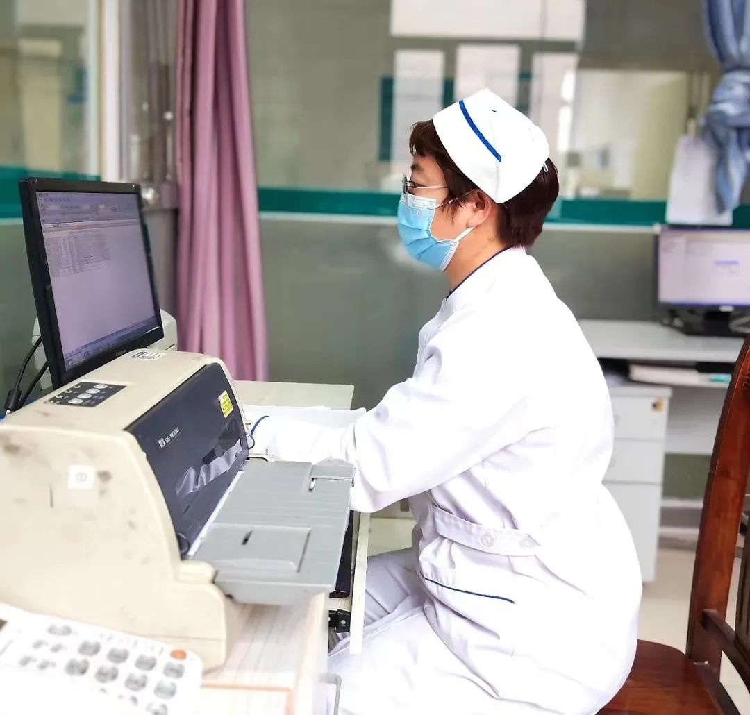 五一假期我在岗|平山县人民医院白衣战士用行动诠释劳动之美