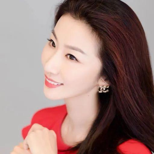 1039尬问"抓马秀"——李莉每天坐这个上班