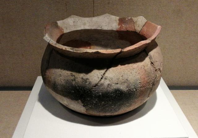 河姆渡人用来祭祀的陶器