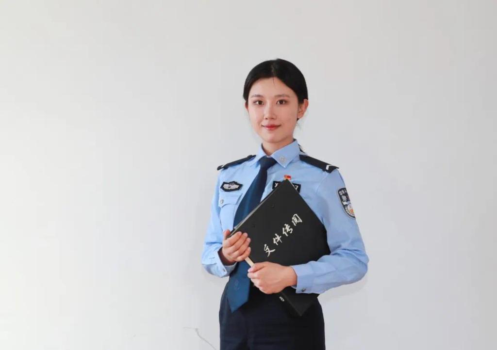 中国最美女警察图片