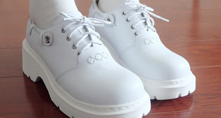 合成革鞋面怎么清洗