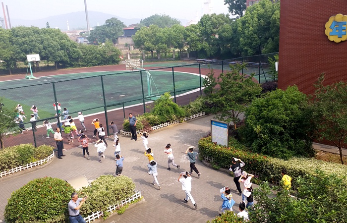 金玉兰小学开展防震减灾疏散演练活动