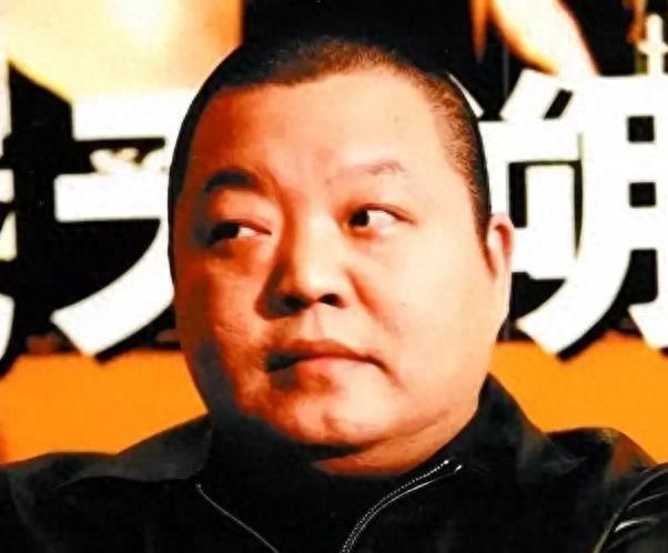 杨钰莹开演唱会,臧天朔上门找麻烦,男友赖文峰靠什么帮她摆平?