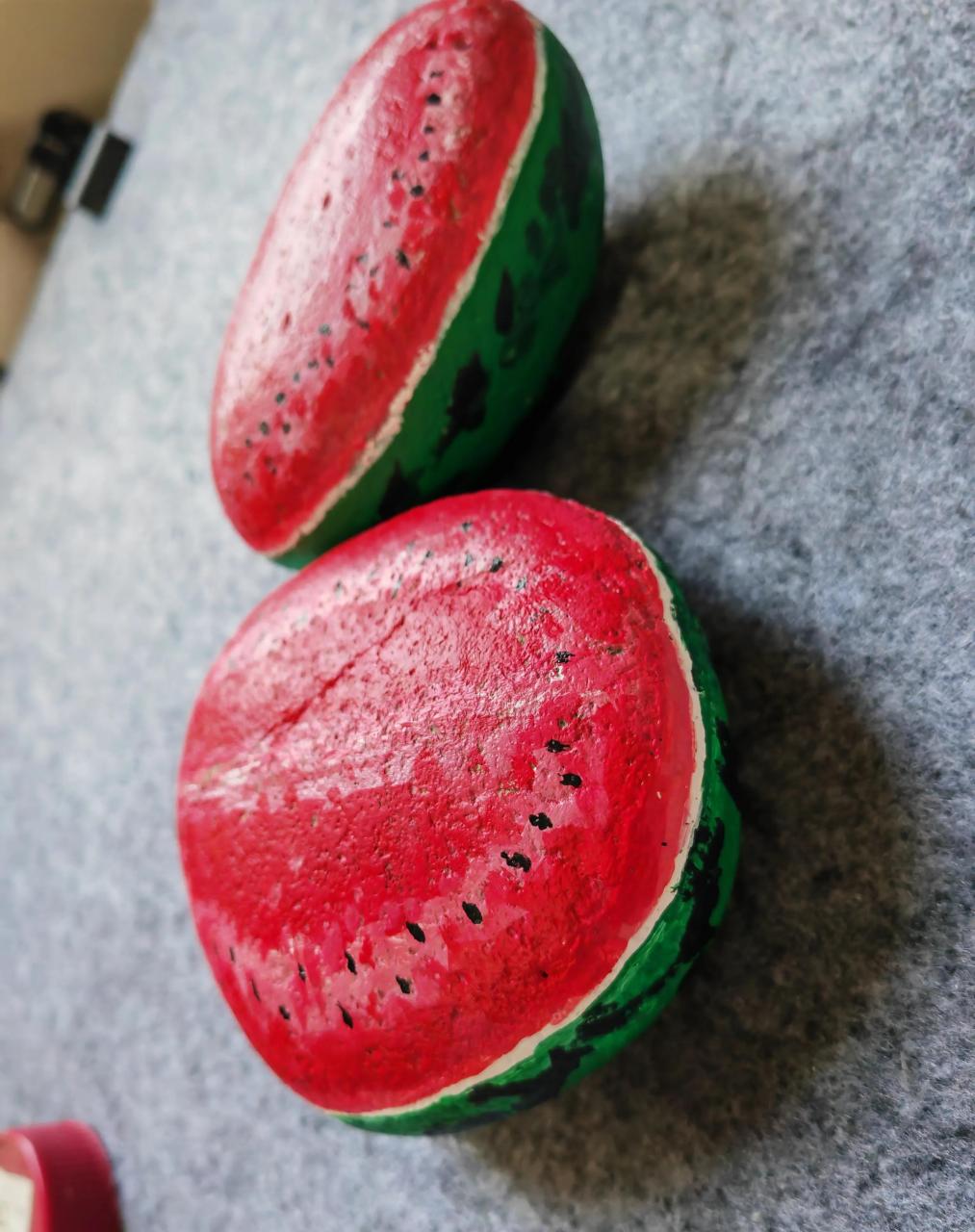 今天画的石头西瓜,请品尝!