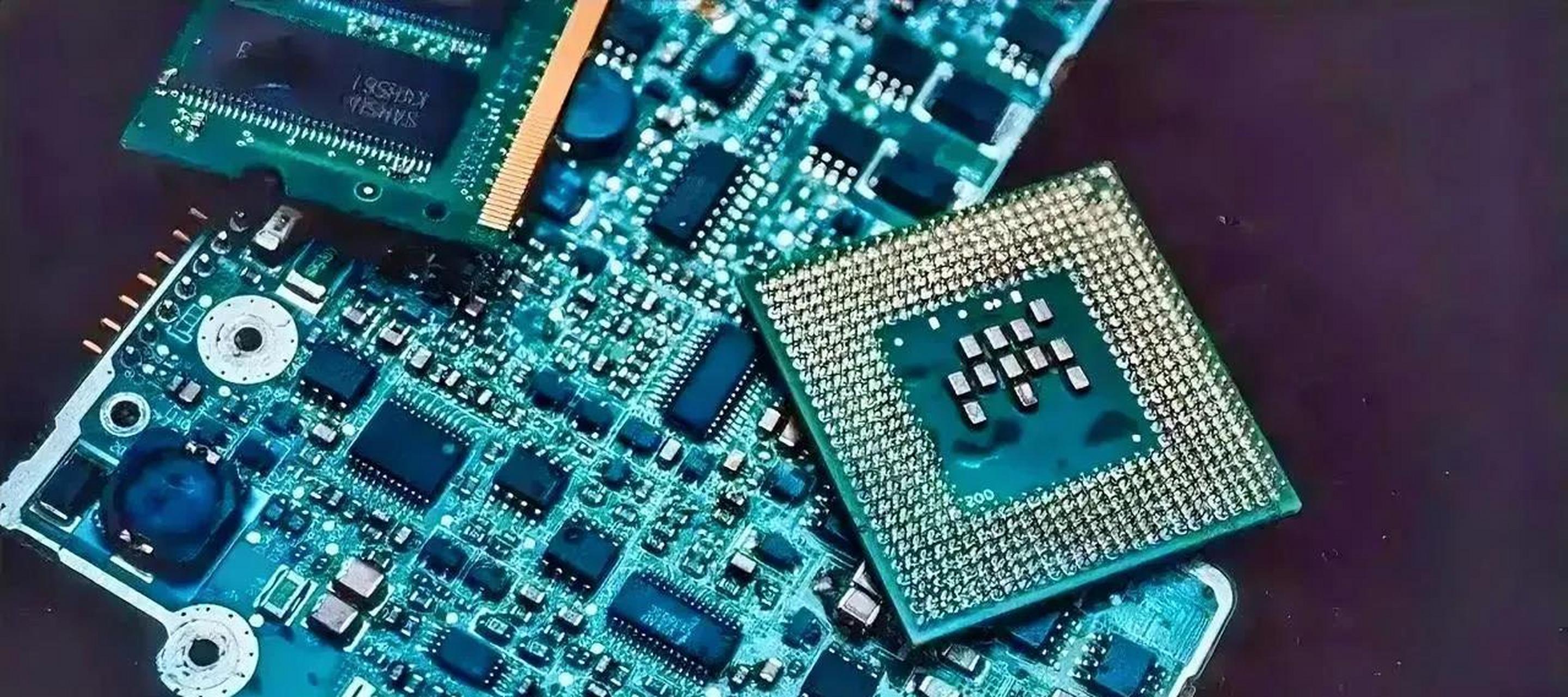 现有的光刻机生产28纳米芯片没有问题,但是却很难持续,两个原因!