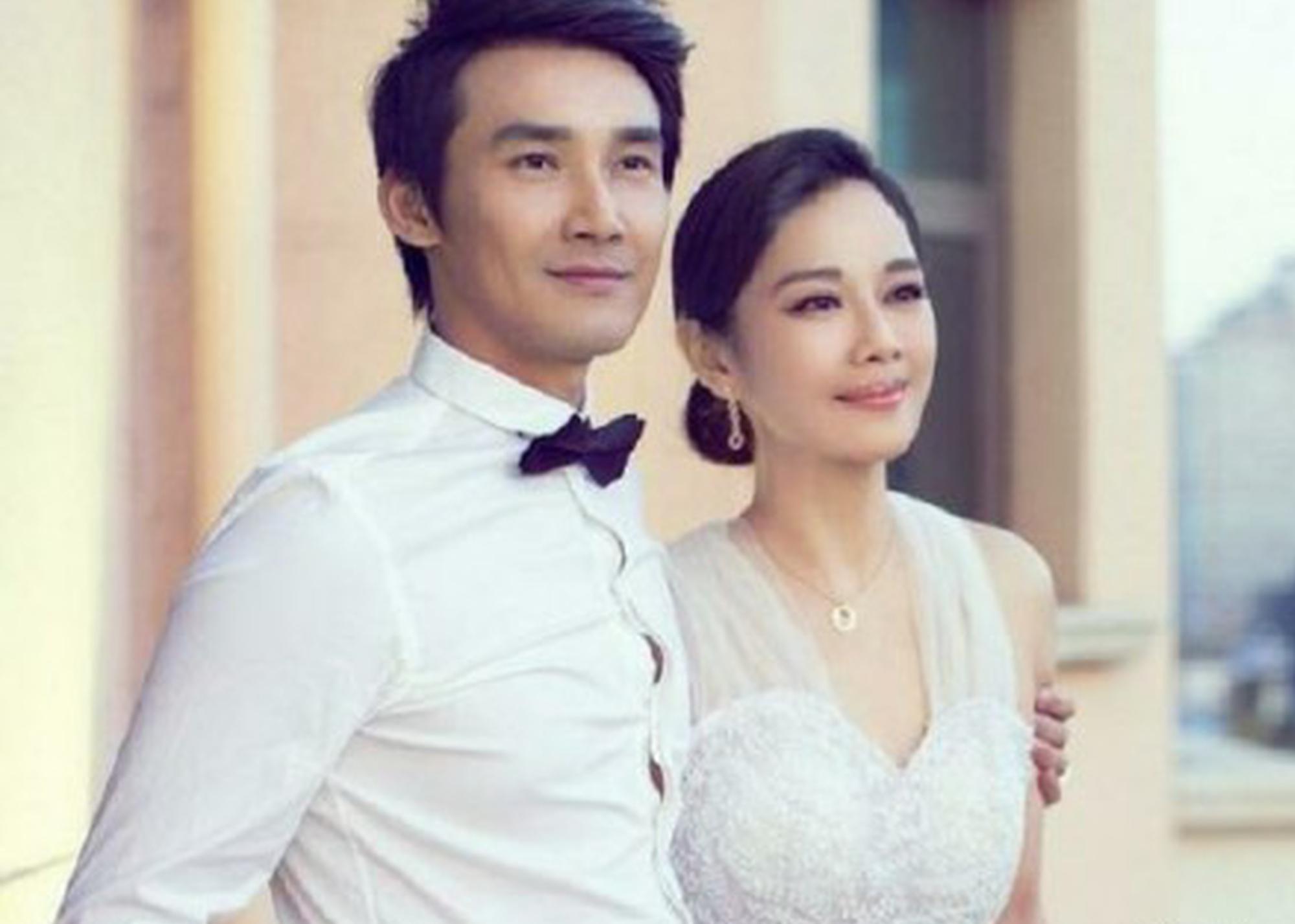 陈松伶助农卖货 丈夫张铎买一吨大米为其打call