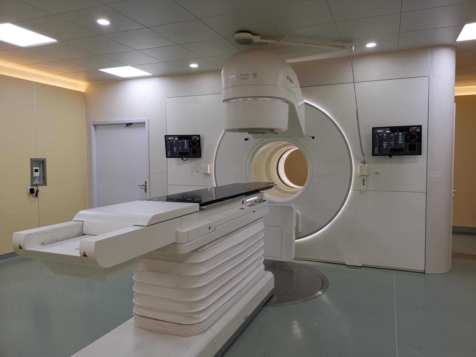 五官科医院启用国产尖端直线加速器,头颈肿瘤患者放疗等候时间比原先