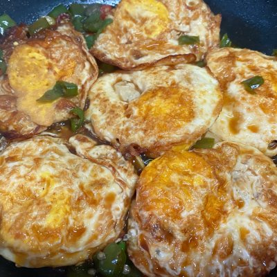 教你做酱辣荷包蛋,好吃不腻,每次做的都不够吃!