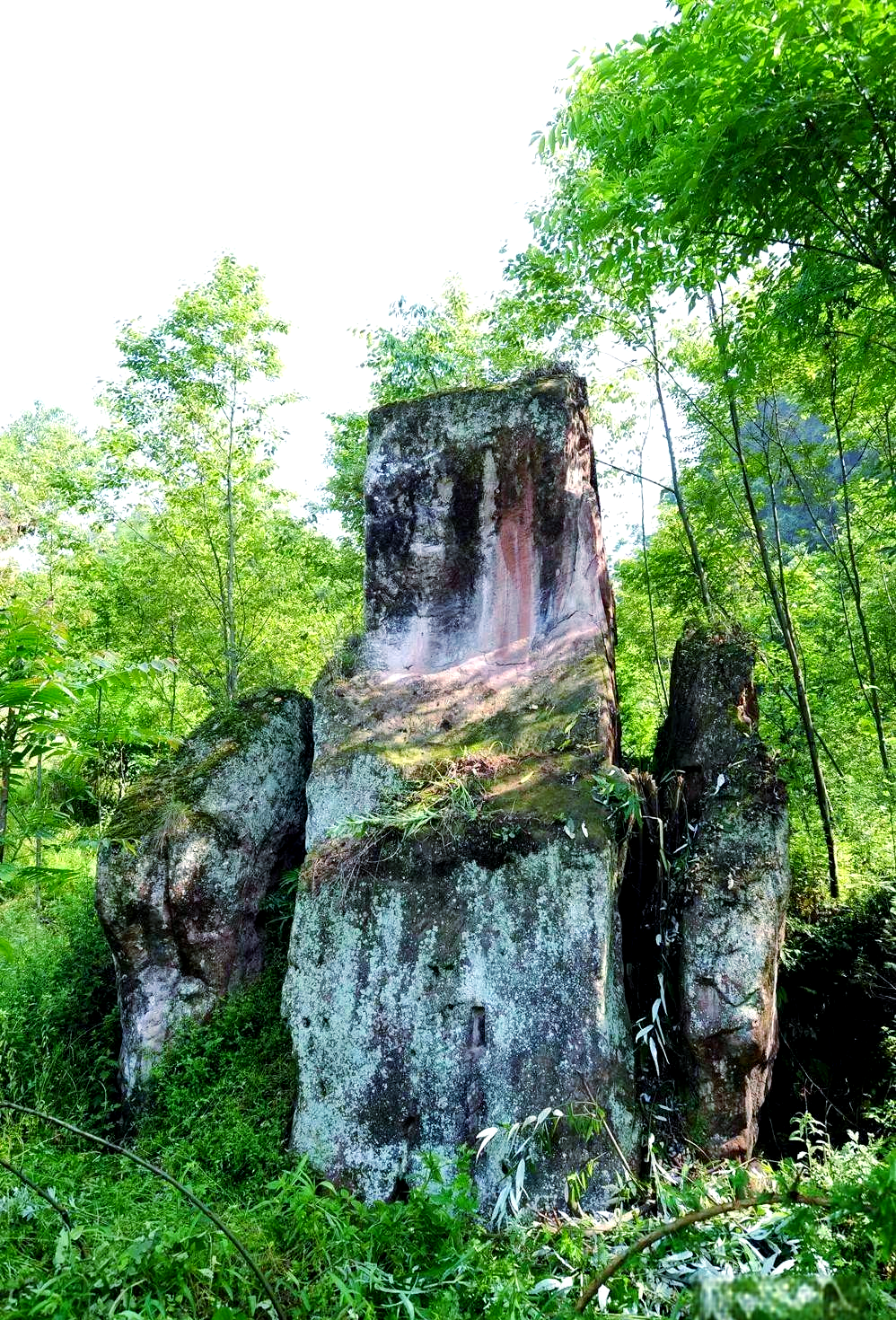 探秘石笋山:摩崖石刻与自然遗存的奇妙之旅
