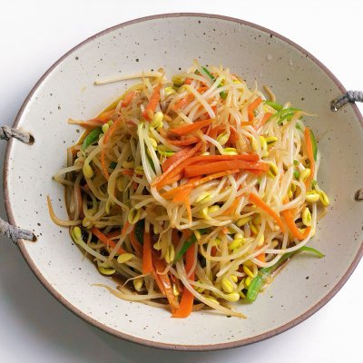 三色豆芽,滋养丰富,清甜多汁,全家老少都爱吃!