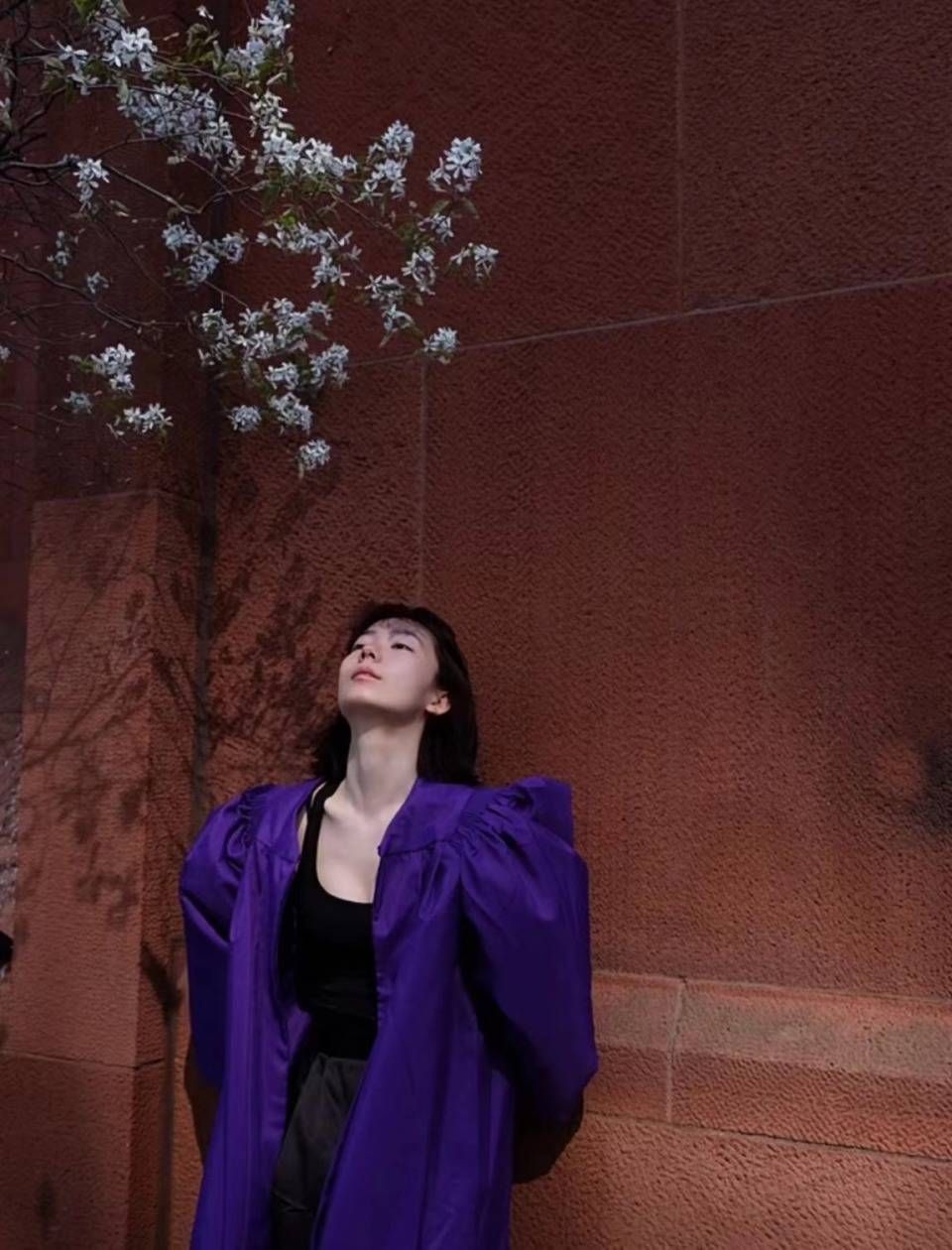 范明女儿范美辰纽约大学毕业,颜值与智商双高成"富二代"新偶像