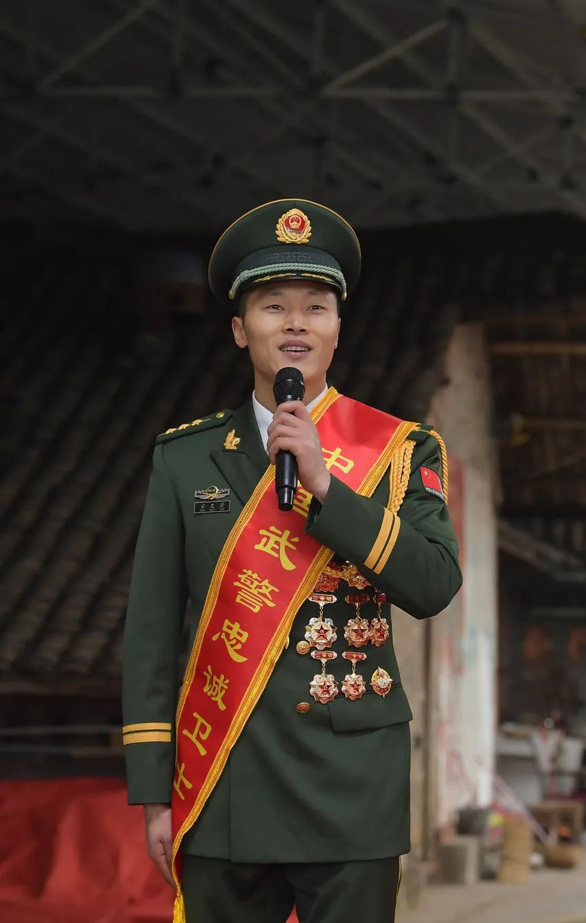 喜报!集齐一二三等功后,90后武警又获中央军委表彰