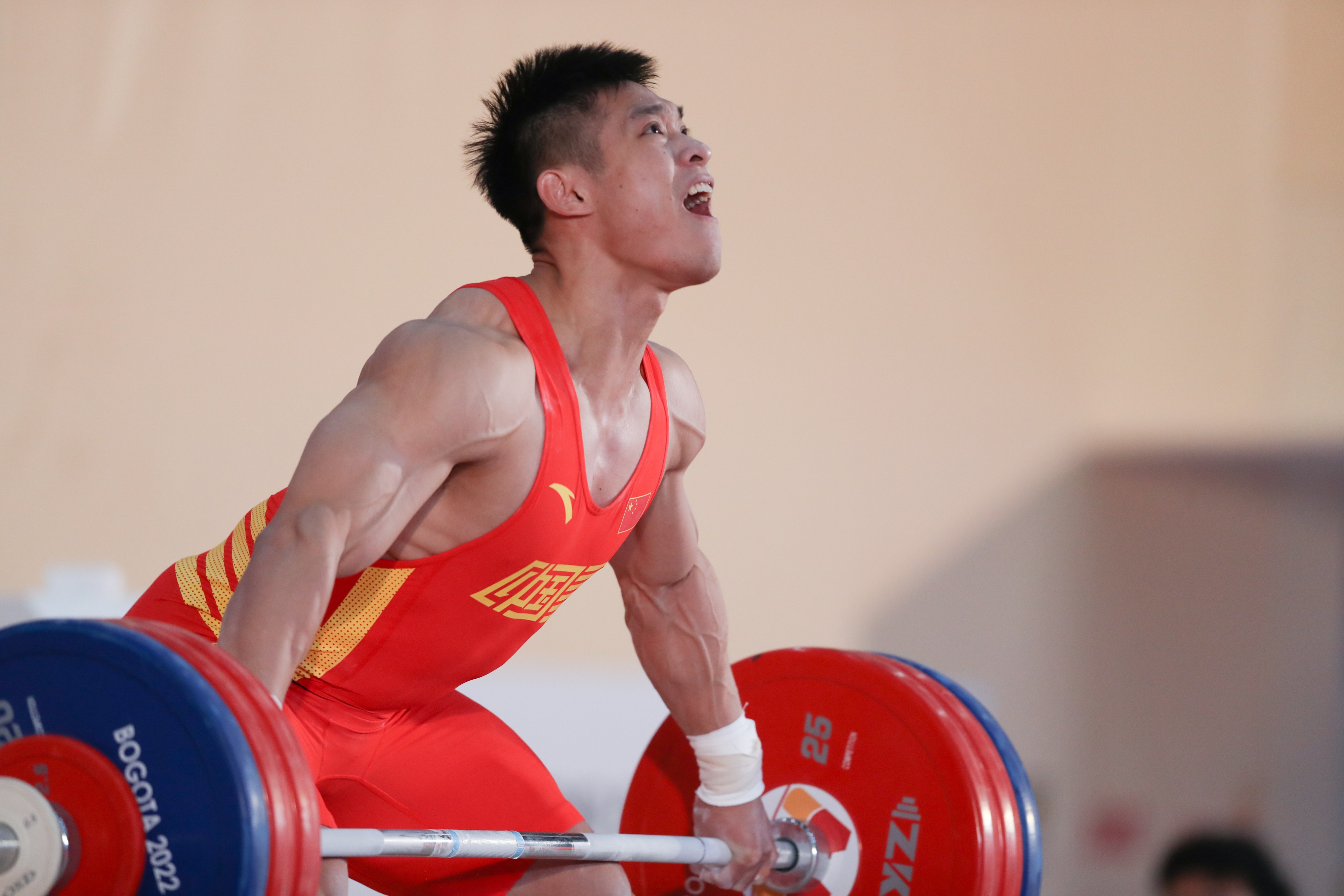 举重世锦赛李大银披金斩银 刘焕华拼出奖牌