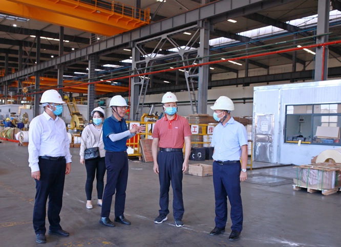 黄振饶率队到广东开展考察调研