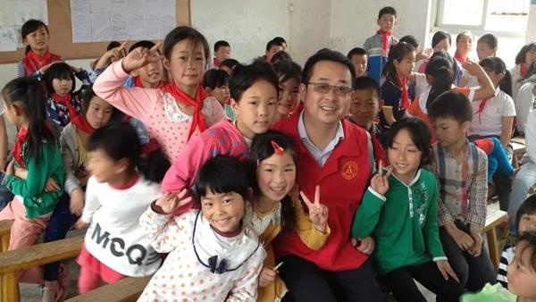 马剑峰:志愿服务之路,一"行"人做"靠山"