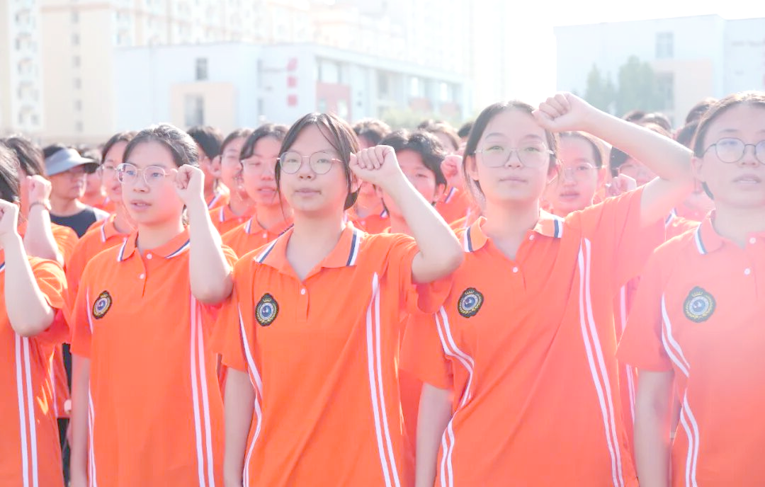 衡水市第十四中学新生军训正式开启,谱写青春乐章