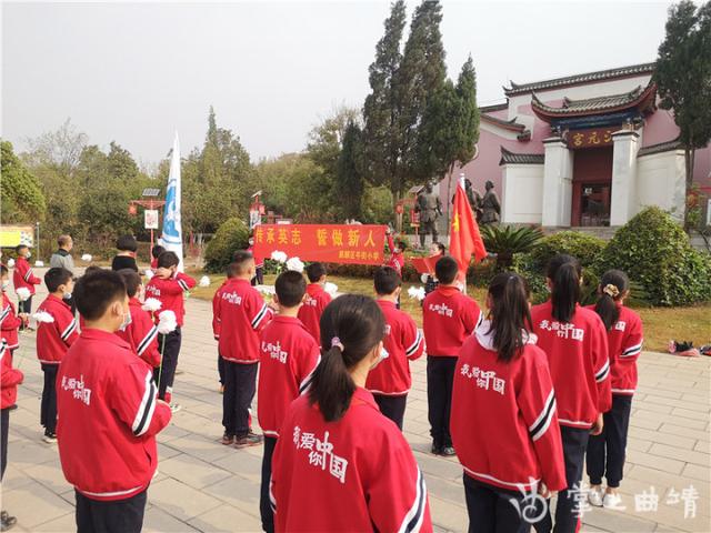 曲靖南关学生图片