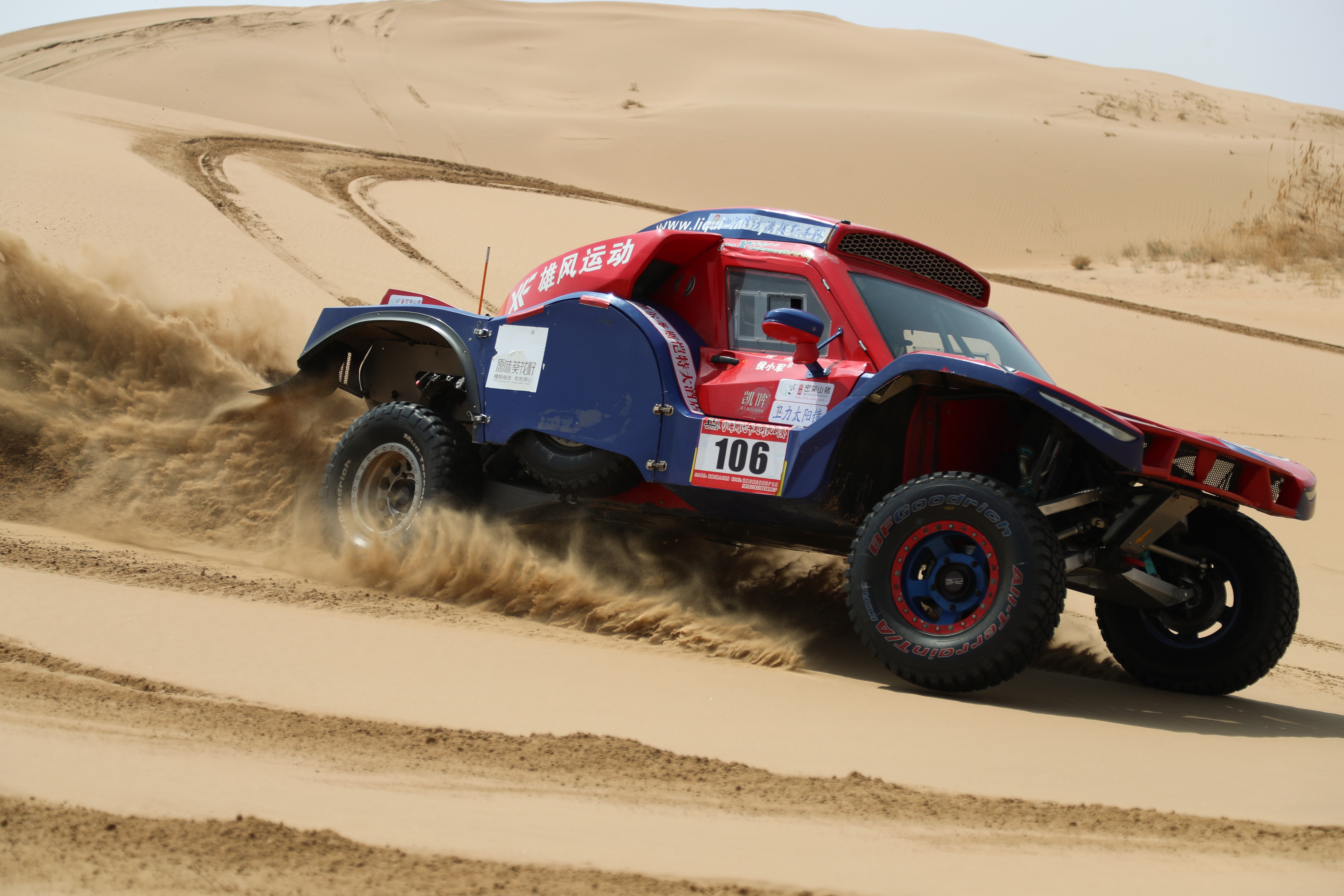 赛车——内蒙古响沙湾沙漠越野车队出征仪式