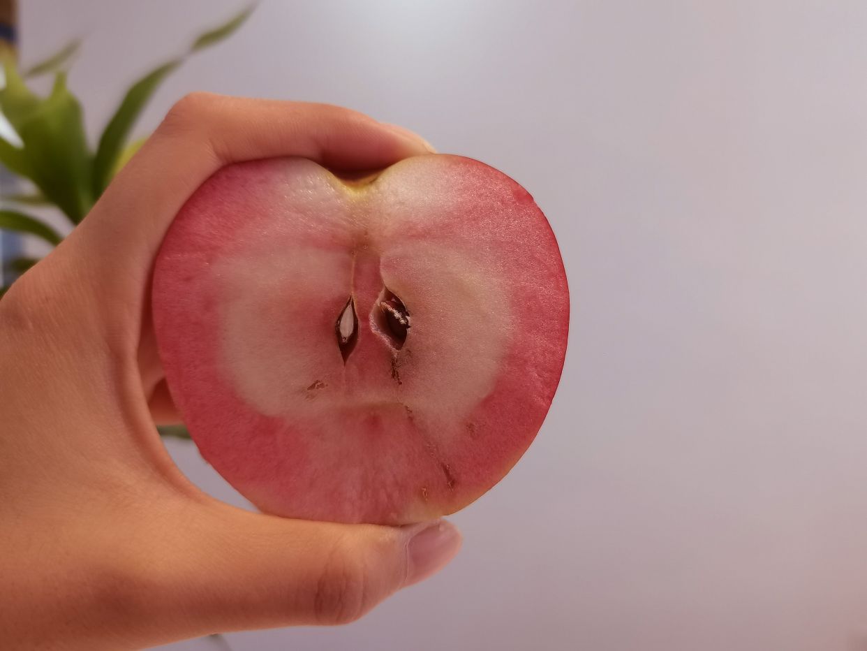 "苹苹"安安"桃"过疫情,美味的桃苹果,吃了它身体抵抗力更强