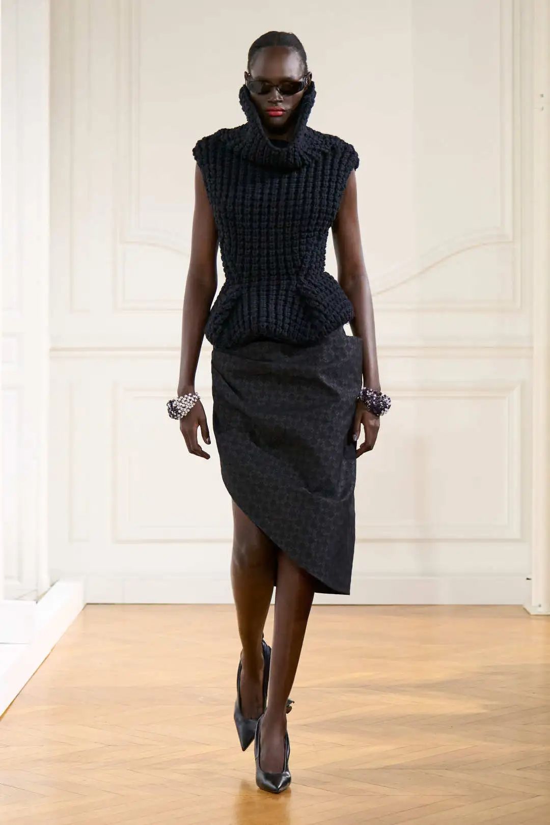 givenchy缱绻的诱惑与女性力量的新诠释