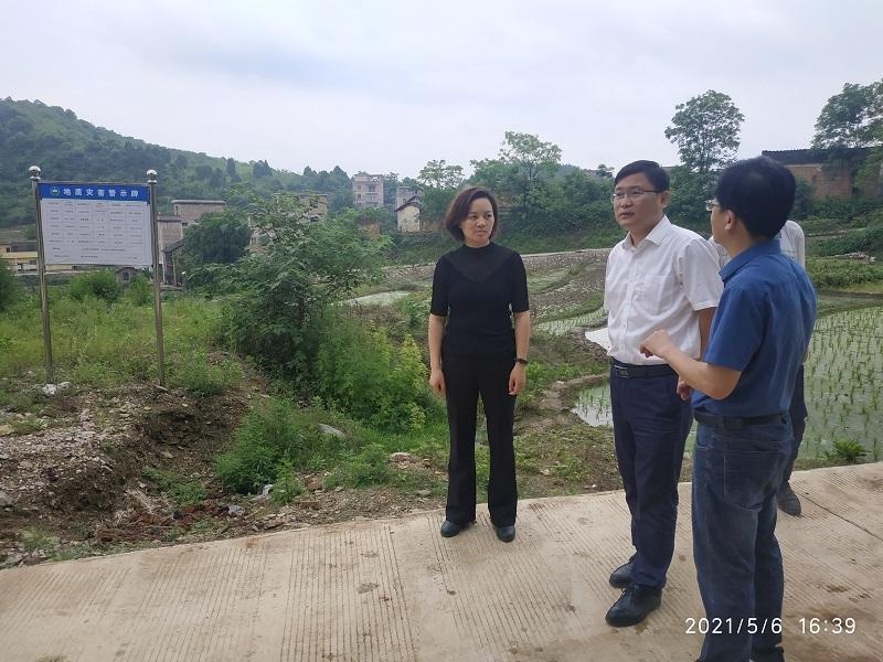 易先平带队到三井镇开展安全生产检查