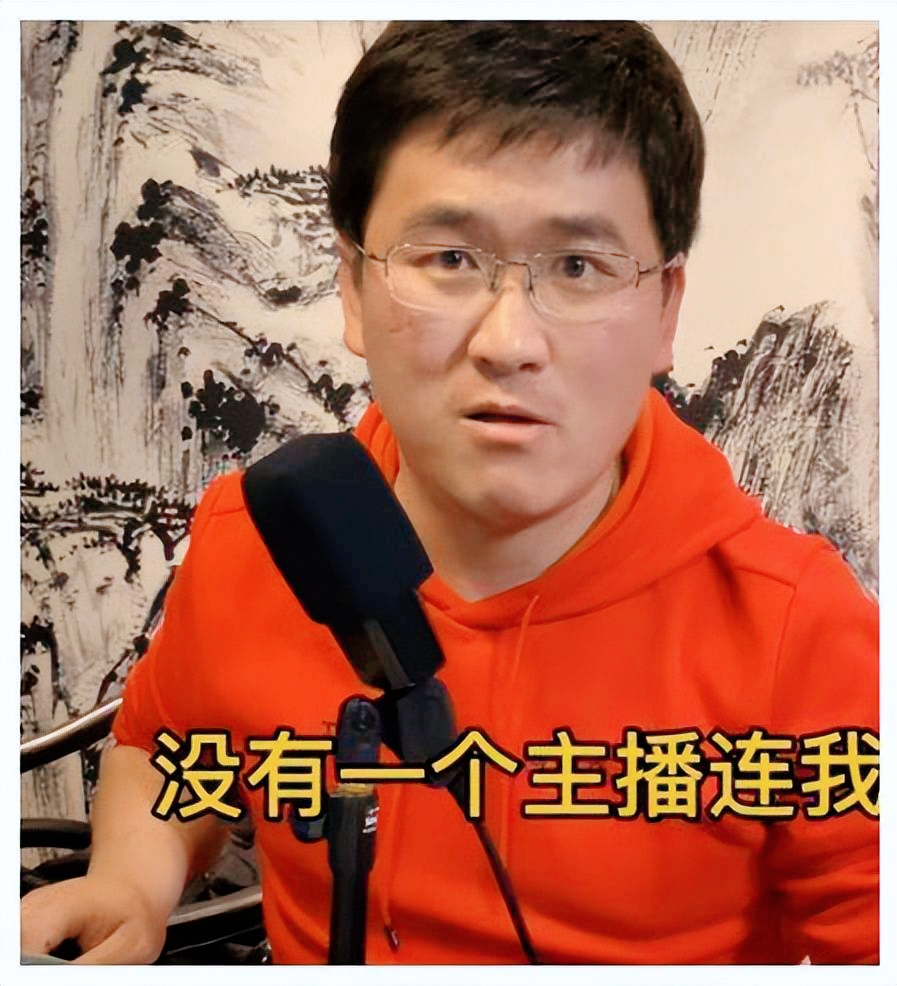 网红姜涛在淄博出站口择人送饮品,一口一个"丐帮"惹人不满