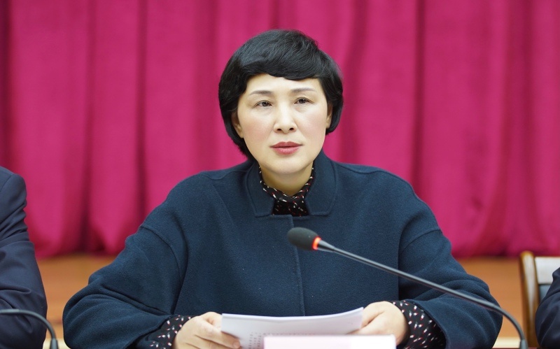 李伦华与全体县级领导干部谈心谈话