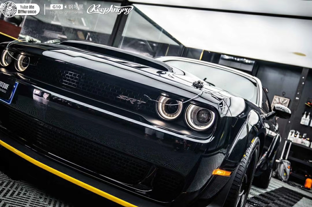 犹如钢琴一般明亮而高贵,道奇挑战者钢琴黑改色膜 tmd潮牌