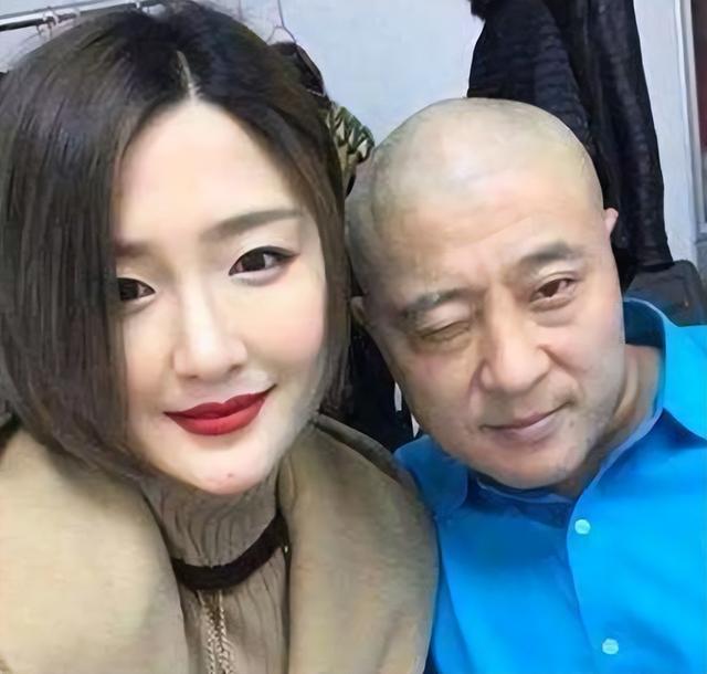 演员关婷娜:我这辈子最正确的决定,就是去赵本山剧组当了化妆师