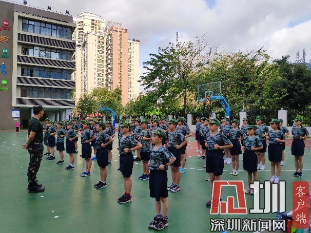 景鹏小学举行"争做优秀毕业生 国防教育进校园"主题活动