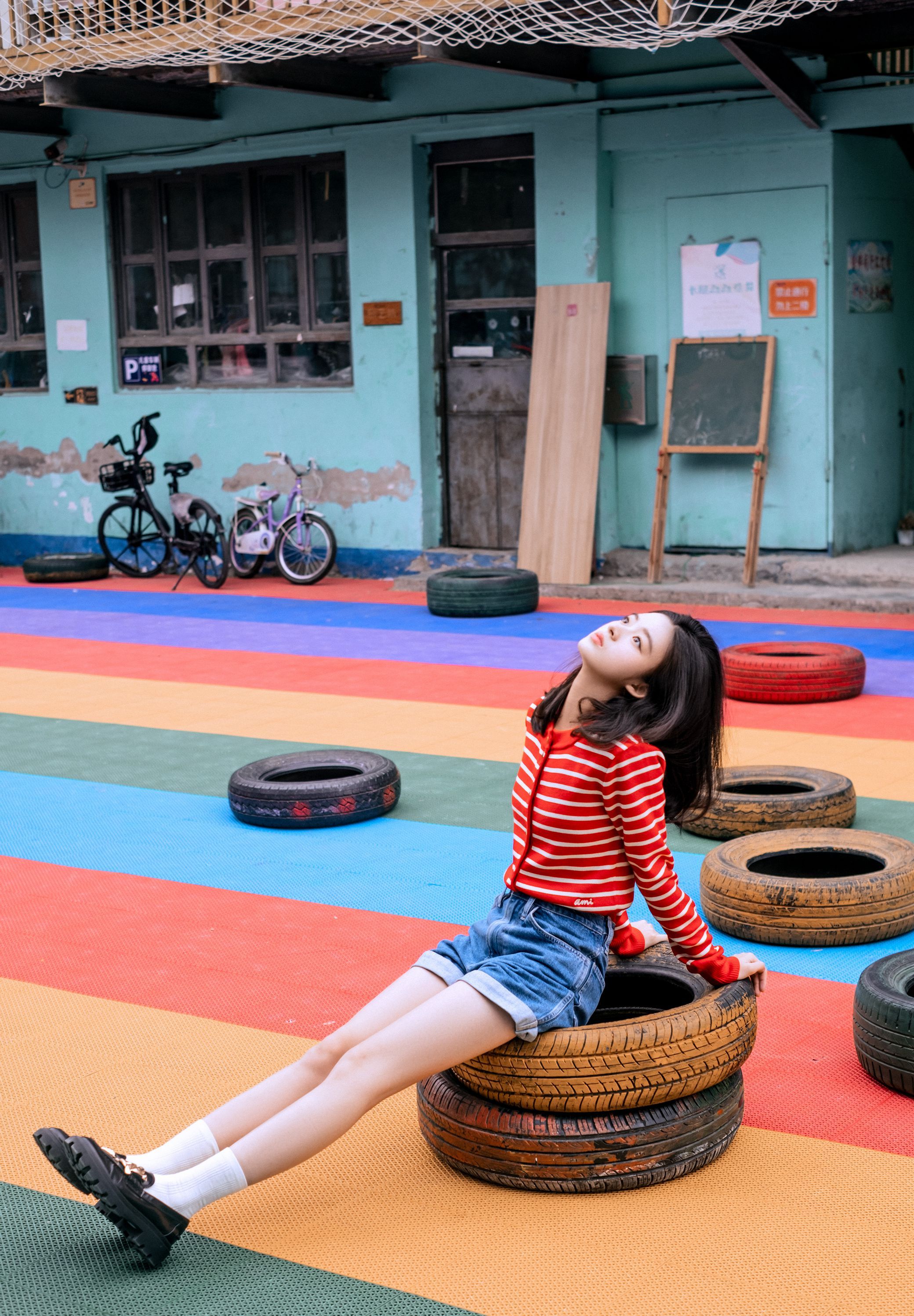 黄杨钿甜牛仔超短裤大长腿甜美写真