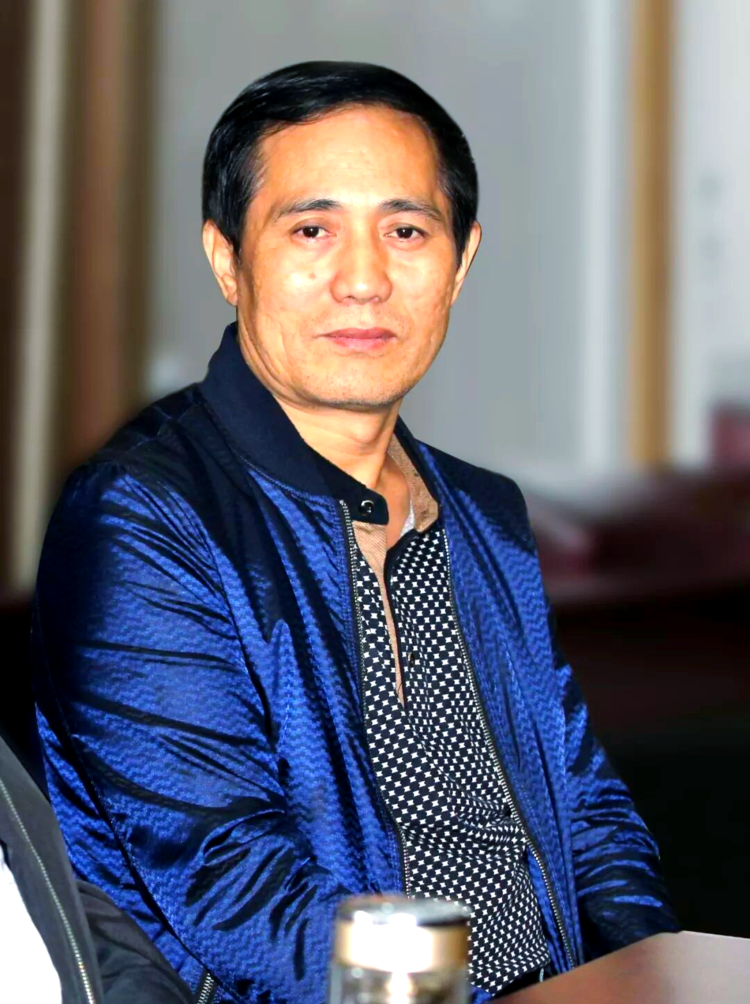 陕西作家高鸿的文学之路与笺纸艺术之美