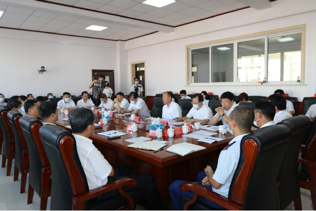 昌图县委书记惠安军主持召开教育工作座谈会