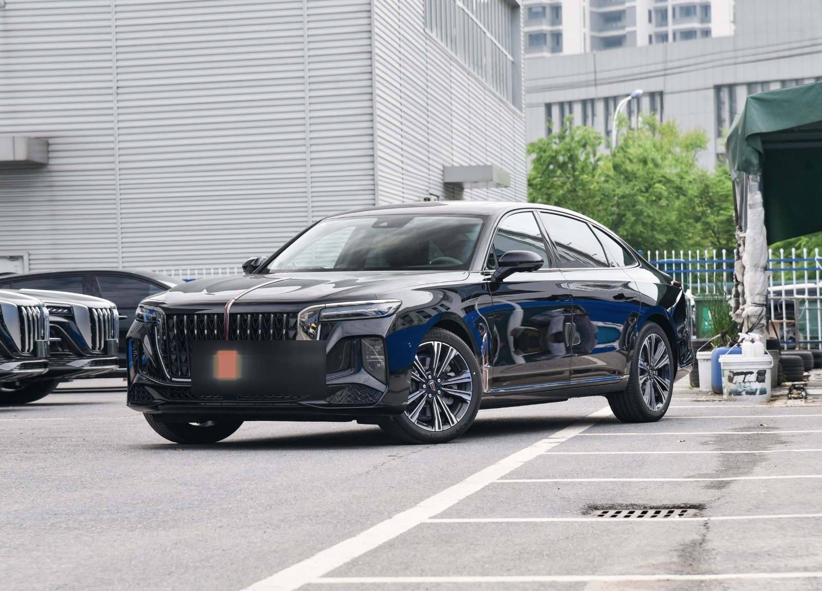 红旗h9双拼色价格多少钱一辆